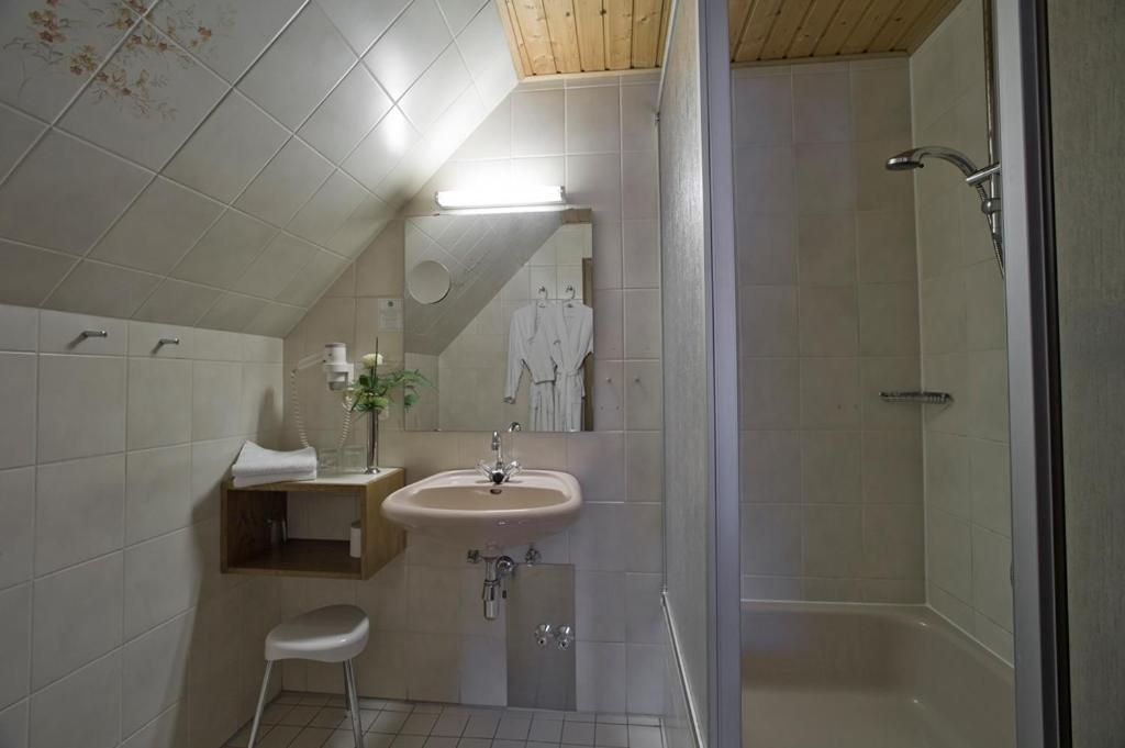 Landhotel Sauerlaender Hof Eslohe Chambre photo